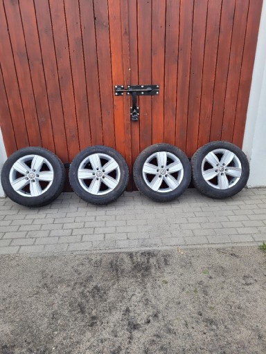 Zdjęcie oferty: Felgi Caddy 2k5601025 Q opony Continental5