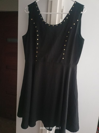 Zdjęcie oferty: Sukienka czarna z złotymi elementami 