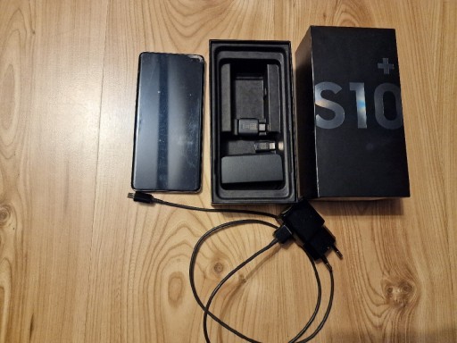 Zdjęcie oferty: Samsung Galaxy S10+  od nowości w folii