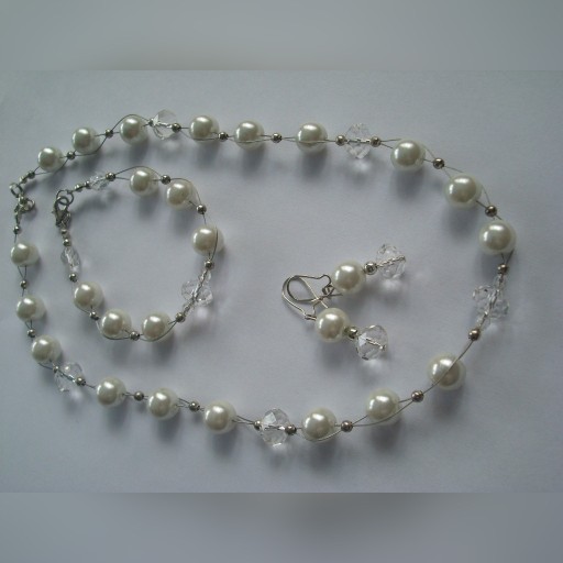 Zdjęcie oferty: Biały komplet perły kryształ