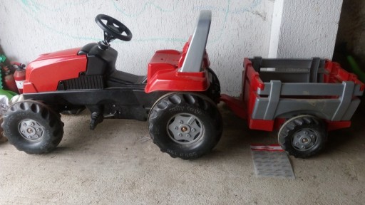Zdjęcie oferty: Traktorek na pedały z przyczepką Rolly Toys 