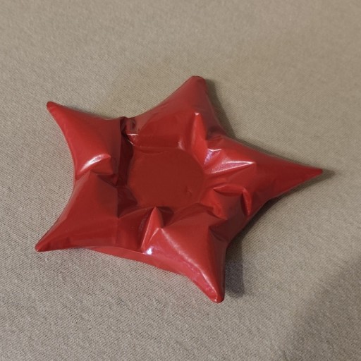 Zdjęcie oferty: CZERWONY świecznik dekoracyjny imitacja GWIAZDY idealna dekoracja PREZENT