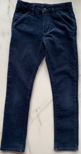 Zdjęcie oferty: OKAIDI granatowe aksamitne spodnie slim 7a /122 cm