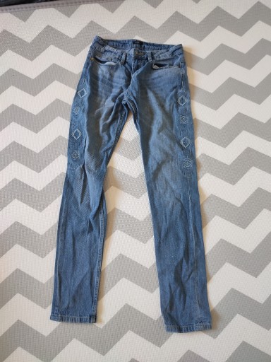 Zdjęcie oferty: Jeansy F&F    36