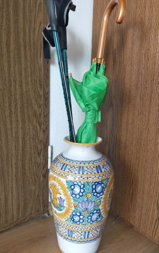 Zdjęcie oferty: Duży, czeski wazon dobry np do zostawiania parasol