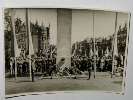 Zdjęcie oferty: Gdańsk l. 40/50 Pomnik nieznanego bojownika sprawy