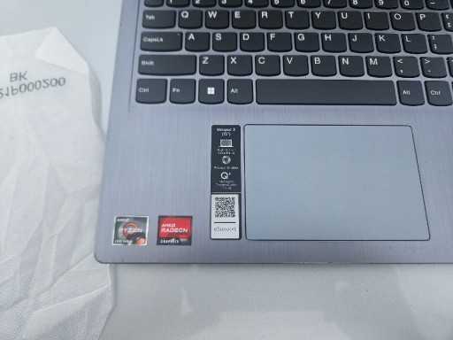 Zdjęcie oferty: Laptop Sprzedam laptopa lenovo ideapad 3 