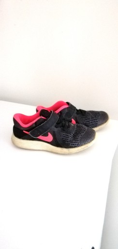 Zdjęcie oferty: buty dziecięce dla dziewczynki Nike 27 czarne róż