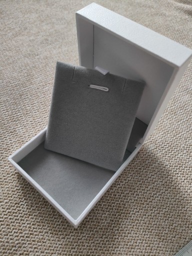 Zdjęcie oferty: Nowe pudełeczko na biżuterię ekspozytor 