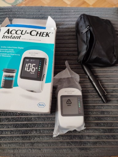 Zdjęcie oferty: Nowy glukometr firmy Accu-Chek Instant