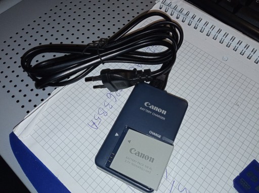 Zdjęcie oferty: Ładowarka i akumulator Canon IXUS 75