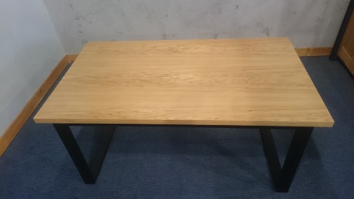 Zdjęcie oferty: Stół z blatem z naturalnego forniru dębowego.
