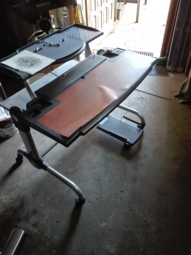 Zdjęcie oferty: Stolik biurko pod komputer