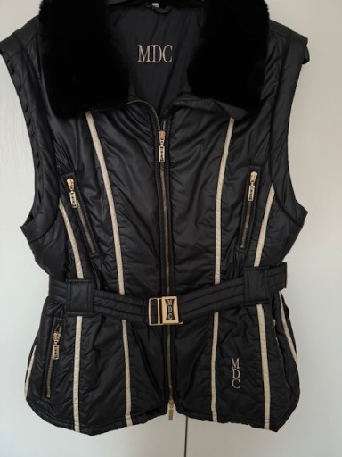 Zdjęcie oferty: piekna, czarna sportowa kamizelka