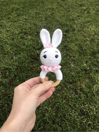 Zdjęcie oferty: Grzechotka gryzak królik handmade prezent dziecko