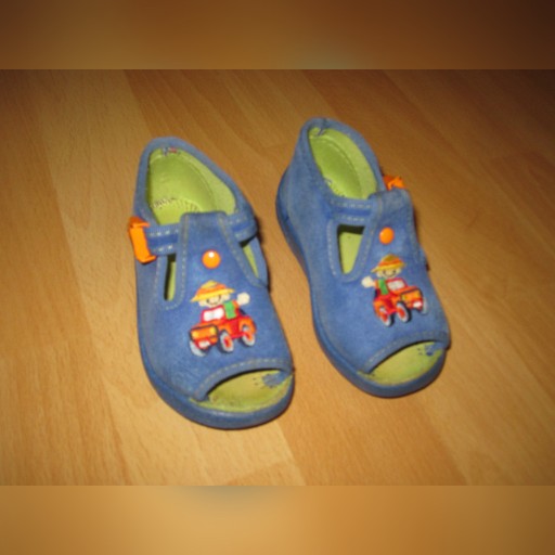 Zdjęcie oferty: Pantofle, buciki Befado rozmiar 20