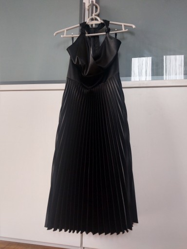 Zdjęcie oferty: Sukienka satynowa, harmonijka, czarna - rozm. 40