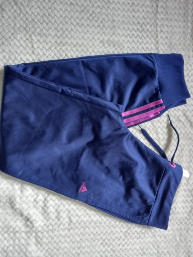 Zdjęcie oferty: Spodnie Adidas 164 dresowe dziewczęce sportowe now