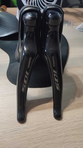 Zdjęcie oferty: Klamkomanetki SHIMANO 105 2x11 ST-R7000