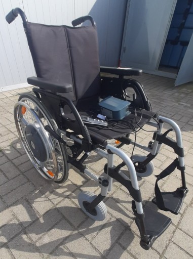 Zdjęcie oferty: Wózek inwalidzki z wspomaganiem jazdy e-motin 