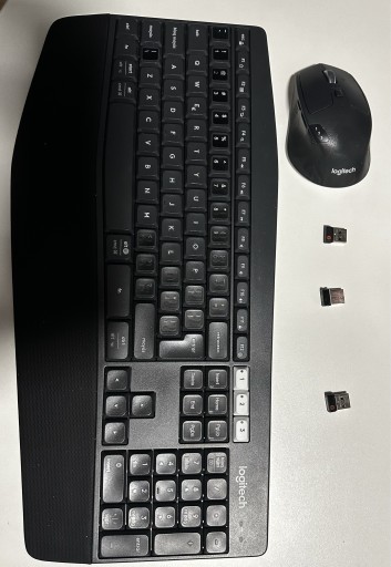 Zdjęcie oferty: Zestaw Logitech K850 i M720 - trzy odbiorniki