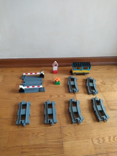 Zdjęcie oferty: LEGO DUPLO Tory kolejowe Kolejka Deluxe
