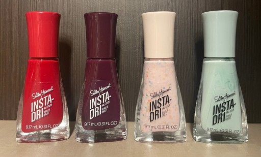 Zdjęcie oferty: Sally Hansen 4 lakiery do paznokci