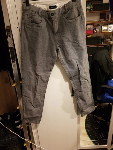 Zdjęcie oferty: Szare jeansy męskie Reserved