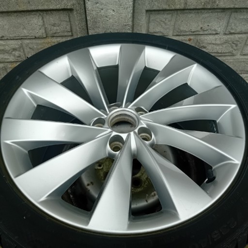 Zdjęcie oferty: VW Felga aluminiowa passat CC 8Jx18 ET41