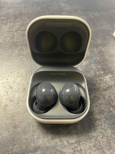 Zdjęcie oferty: Galaxy Buds2 czarne – komplet, lekko używane, 100% sprawne
