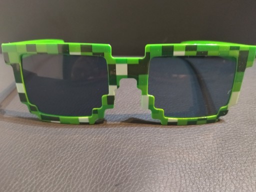 Zdjęcie oferty: Okulary przeciwsłoneczne Minecraft 