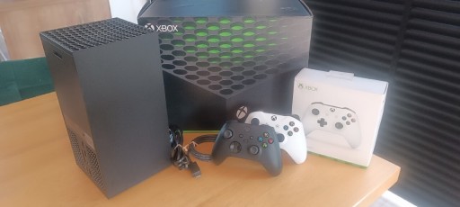 Zdjęcie oferty: Xbox Series X 1TB 2 Pady Stan Idealny