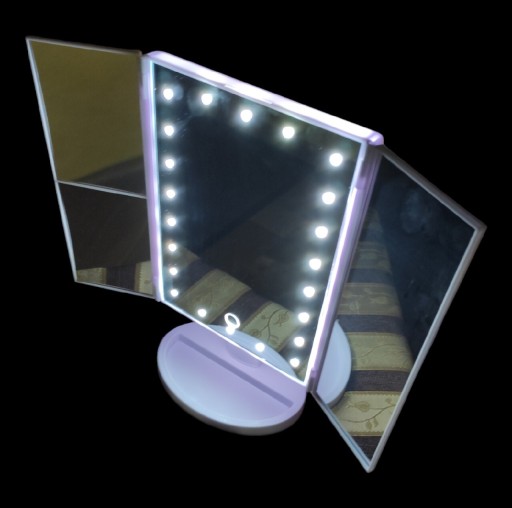 Zdjęcie oferty: Podświetlane lusterko do makijażu LED 