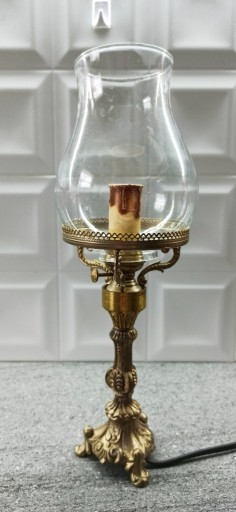 Zdjęcie oferty: Lampa stojąca na biurko komodę zdobiona