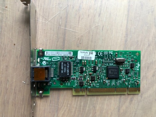 Zdjęcie oferty: Karta sieciowa Intel Gigitabit na PCI (nie expres)