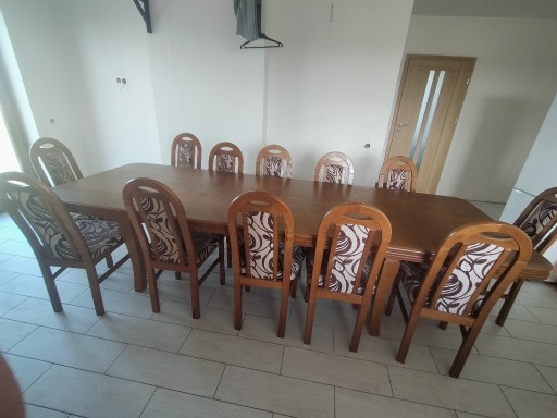 Zdjęcie oferty: Stół rozkładany z krzesłami krzesła 12 dębowy o