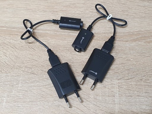 Zdjęcie oferty: 2x Joyetech Ładowarka USB 5V 0,5A + kabel 4,2V eGO 510