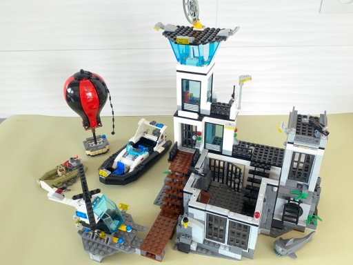 Zdjęcie oferty: LEGO CITY 60130 Więzienna Wyspa karton+instrukcja