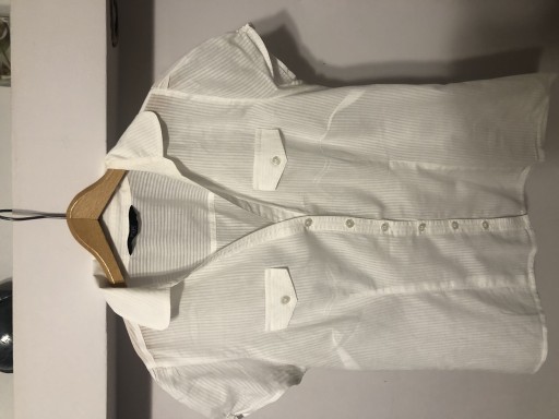 Zdjęcie oferty: Ładna , biała bluzka z krótkim rękawem M