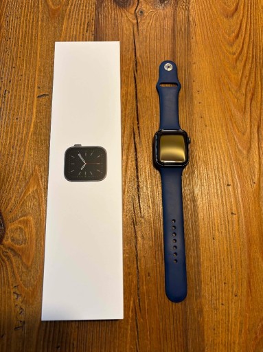 Zdjęcie oferty: iWatch series 6 GPS + Cellular ( szary ) dodatkowe orginalne 2 paski