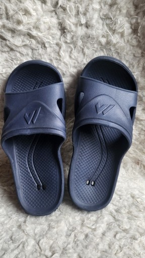 Zdjęcie oferty: Klapki basenowe r 40