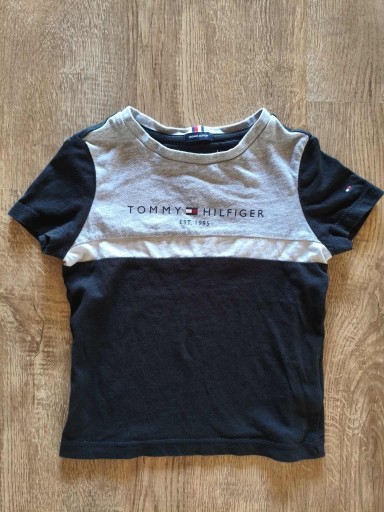 Zdjęcie oferty: T-shirt Tommy Hilfiger, rozmiar 98