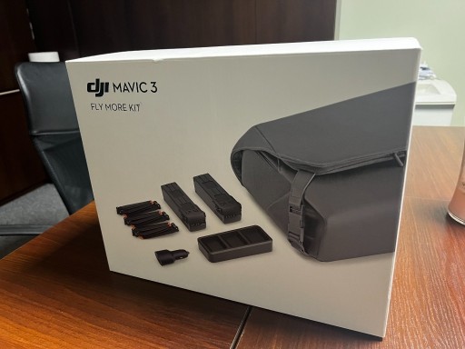 Zdjęcie oferty: Dron DJI MAVIC 3 CLASIC + akcesoria