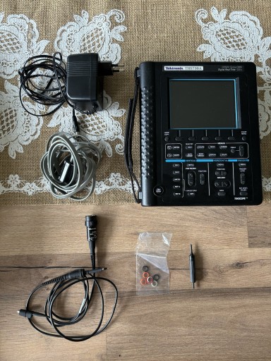 Zdjęcie oferty: Oscyloskop Tektronix THS730A 200MHz 1GS/s