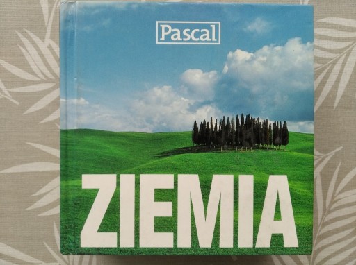 Zdjęcie oferty: Ziemia album ze zdjęciami wyd. Pascal