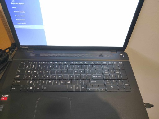 Zdjęcie oferty: Laptop Toshiba A4-6210/17.3''/4GB/500GB/Win 8.1