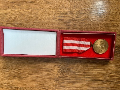 Zdjęcie oferty: Medal Zwycięstwa i Wolności 1945