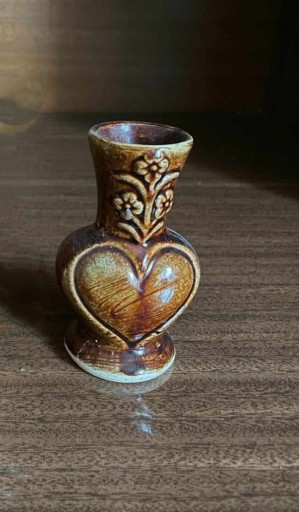 Zdjęcie oferty: Mały ceramiczny wazonik wazon ceramika serce | PRL