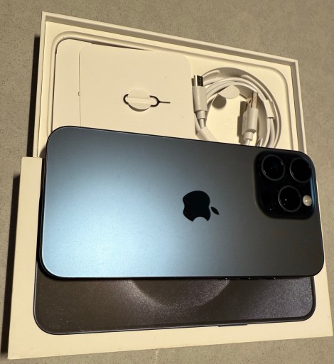 Zdjęcie oferty: iPhone 15 Pro Max Blue Titanium 256 GB, jak nowy, 1 użytkownik od XII 2023