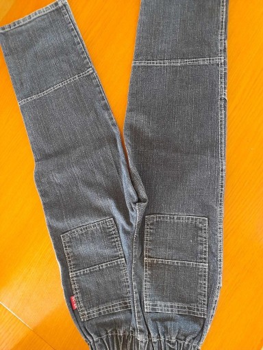 Zdjęcie oferty: spodnie chłopięce jeansowe rozmiar 134